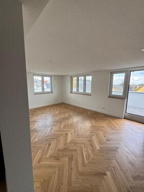 Foto - Tolle Sanierte 3,5 Zi.-Wohnung mit Penthausbalkon