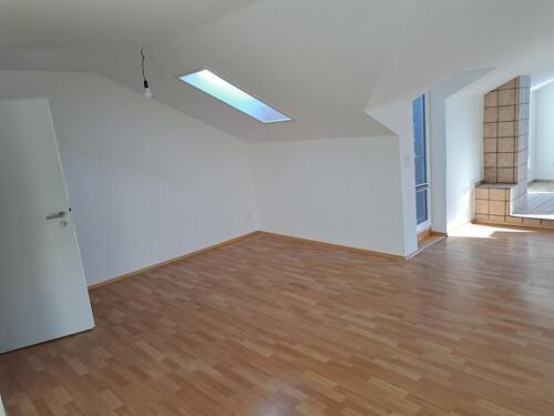 Foto - 3.5 Zimmer Dachgeschoßwohnung zur Miete in Bietigheim-Bissingen