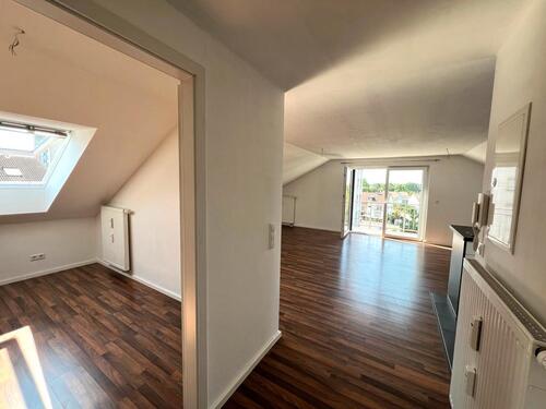 Foto - Helle 2,5 Zimmer Dachgeschoss Wohnung