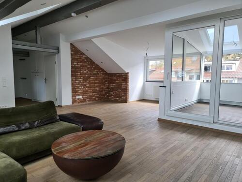 Foto - Exklusive 3,5-Zimmer-Dachgeschosswohnung mit Loggia, EBK und Stellplatz in Stuttgart