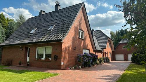 Foto - Zwei Häuser auf einem Grundstück 15000 qm mit eigenem Wald