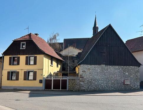 Foto - Schnäppchenhaus für Macher sanierungsbedürftig.