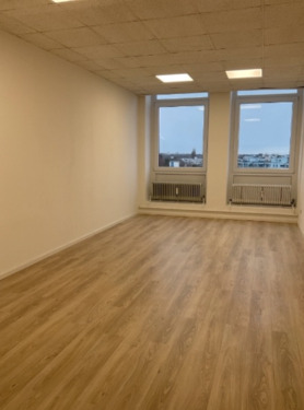 Foto - AB SOFORT: 30,00 m² Büroraum im 5.OG