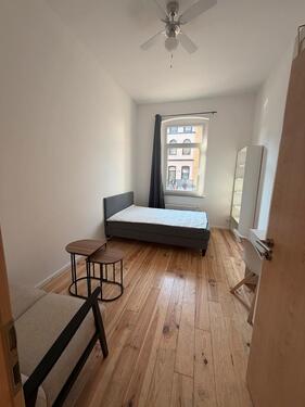 Foto - 1 Zimmer Hochparterre in Köln