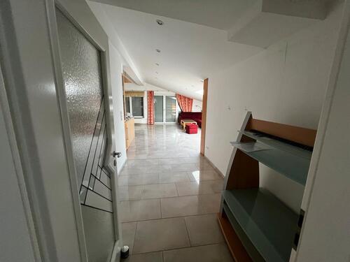 Foto - 3 Zimmer DG Wohnung in ruhiger lage mit EBK und Balkon