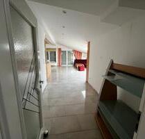 3 Zimmer DG Wohnung in ruhiger lage mit EBK und Balkon - Bielefeld Brackwede