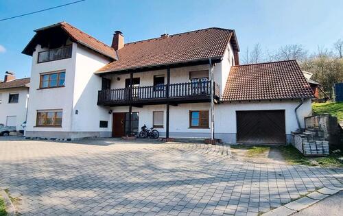 Foto - Mehrfamilienhaus mit 3 Wohneinheiten mit sofortigen Mieteinnahmen