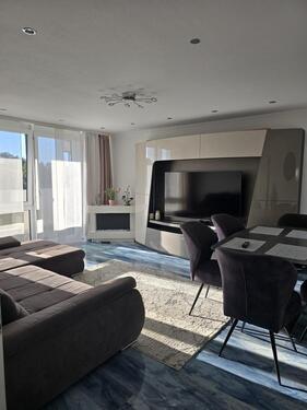 Foto - Großzügige 4-Zimmer-Wohnung – Gepflegtes Wohnen über den Dächern