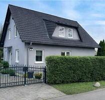 Effizientes Einfamilienhaus mit Erdwärme, Garage & Garten - Leipzig Nordost