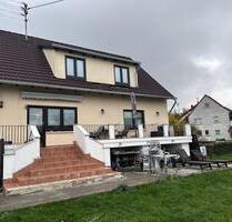 Alleinstehende Einfamilienhaus mit viel Grundstück - Neuhausen ob Eck