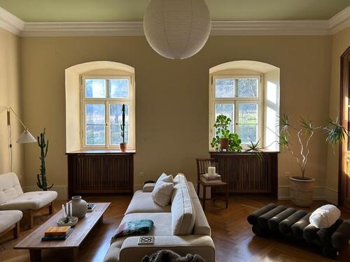 Foto - Wohnen im Schloss – Großzügige 2,5 Zimmer mit Garten & Pool