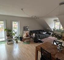 Gemütliche 2-Zimmer-Wohnung mit Balkon und Stellplatz - Königsbach-Stein