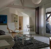 Helle Dachwohnung, möbliert, an Wochenendfahrer- in - Beckum