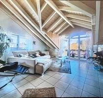 Helle 3,5-Zimmer-Wohnung mit Loft-Charme, Sichtgebälk & Loggia - Durmersheim