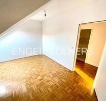 Charmante 2-Zimmer-Wohnung mit Balkon und Parkettboden in beliebter Lage von Stadtfeld Ost - Magdeburg Nordwest