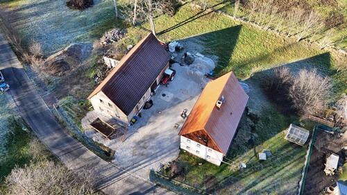 Foto - Hof, Bauernhof, Haus, Einfamilienhaus, Scheune, Grundstück,Garten