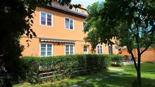 Foto - Von Privat: Kernsaniertes MfH Bauhaus mit freier 5-Zi. Wohnung