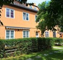 Von Privat: Kernsaniertes MfH Bauhaus mit freier 5-Zi. Wohnung - Luckenwalde