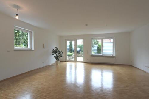 Foto - Schickes 1-Zimmer-Apartment mit Terrasse, an 1 weibl. Person zu vermieten