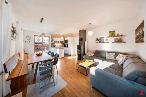 Foto - Wohnen wie im eigenen Haus-großzügige 5-Zimmer-Maisonettewohnung