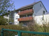 Foto - 3 Zimmer Erdschosswohnung mit großer Loggia und Garten