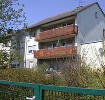 3 Zimmer Erdschosswohnung mit großer Loggia und Garten - Altenbeken