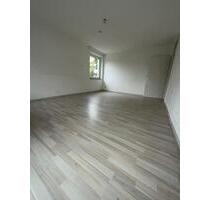 3-Zimmer Erdgeschoss Wohnung, 70437 Stuttgart-Freiberg - Esslingen am Neckar Hegensberg