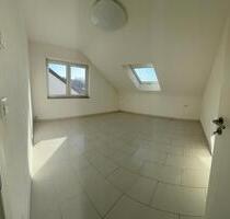 Dachgeschoss Wohnung 4 Zimmer - 950,00&nbsp;EUR Kaltmiete, ca.&nbsp; 72,00&nbsp;m&sup2; in Backnang (PLZ: 71522)