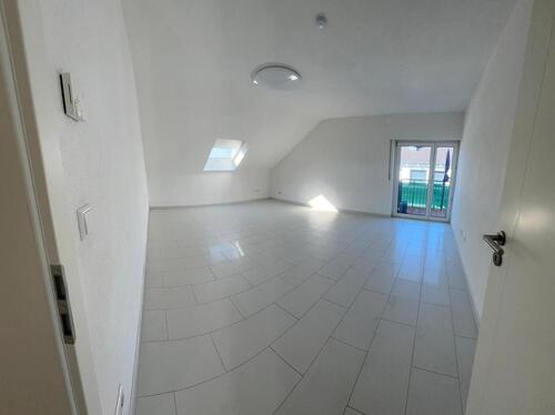 Foto - 4 Zimmer Dachgeschoßwohnung zur Miete in Backnang