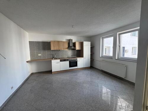 Foto - *Souterrain-Whg.* - 2-Zi. mit Einbauküche ab sofort in GM-Dieringhausen zu vermieten
