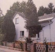 Einfamilienhaus zum Sanieren oder Bauland - Bad Elster