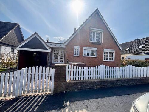 Foto - Einfamilienhaus auf Eigenland mit 5 Zimmern in Lübeck-St. Gertrud