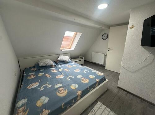 Foto - 2017 komplett renovierte schöne Maisonette Dachgeschosswohnung