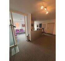 Schöne Büroräume (ca. 130 qm) inkl. 2 Stellplätzen zu vermieten - Eschborn