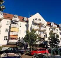 ** 2-Zimmer-Whg. mit 2 Balkonen und Wannenbad * Tiefgarage * Keller * Fahrradraum ** - Leipzig Südost