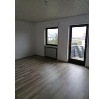 3-Zimmer Wohnung mit Bad, Küche und Balkon - Schrecksbach