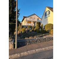 Zweifamilienhaus in Petersberg - 2.300,00&nbsp;EUR Kaltmiete, ca.&nbsp; 150,00&nbsp;m&sup2; in Fulda (PLZ: 36043) Kohlhaus