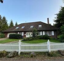 Geräumige Villa mit Pool auf Waldgrundstück - Dassendorf