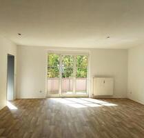 4-Zimmer-Wohnung mit Balkon und zwei PKW-Stellplätze! - Plauen Alt Chrieschwitz