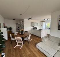 Lichtdurchflutete 4-Zimmer-Erdgeschosswohnung mit eigenem Garten - Langweid am Lech
