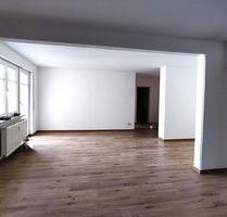 Neu renovierte 2-Zimmer-Wohnung mit Balkon - im Zentrum! - Plauen