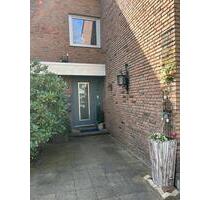 Perle - Mietwohnung 120qm 4 Zi Balkon 1.OG in Zweifamilienhaus - Krefeld Fischeln