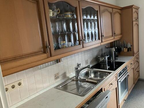 Foto - Wohn. ab sofort oder später 3 Zimmer Kü. Bad mit Loggia + Stellpl