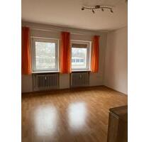 Kleine Wohnung, Altbau, 1. Etage, kleiner Balkon teilmöbliert - Verl