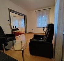 Ruhige 2-Zimmer-HP-Wohnung, Tageslichtbad & Einbauküche + Garten - Siegen