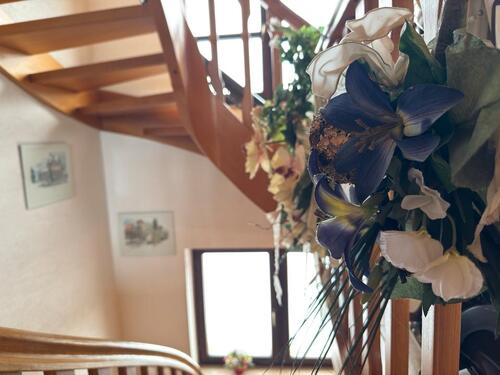 Foto - Anwesen inkl. 2-Zi.-Einliegerwohnung & 3 Garagen