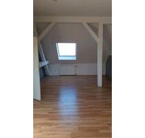 Schöne große DG Wohnung - 650,00&nbsp;EUR Kaltmiete, ca.&nbsp; 79,00&nbsp;m&sup2; in Essen (PLZ: 45143) Stadtbezirk III