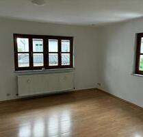 Freundliche 4 Zi.-Wohnung, Küche, Bad - Zorneding
