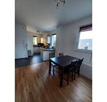 Helles & voll möbliertes WG-Zimmer in ruhiger Frauen-WG - Frankfurt am Main Sindlingen