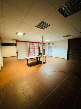 Foto - Lager Büro - 650,00 EUR Kaltmiete,